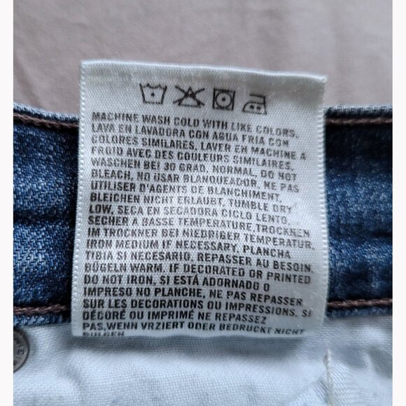 Citizens of Humanity Light Wash Distressed Straight Leg jeans (25) - Picture 12 of 12